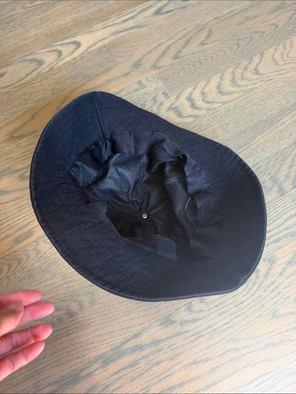 Black Bucket Hat with Playful Eye Detail - Unbranded